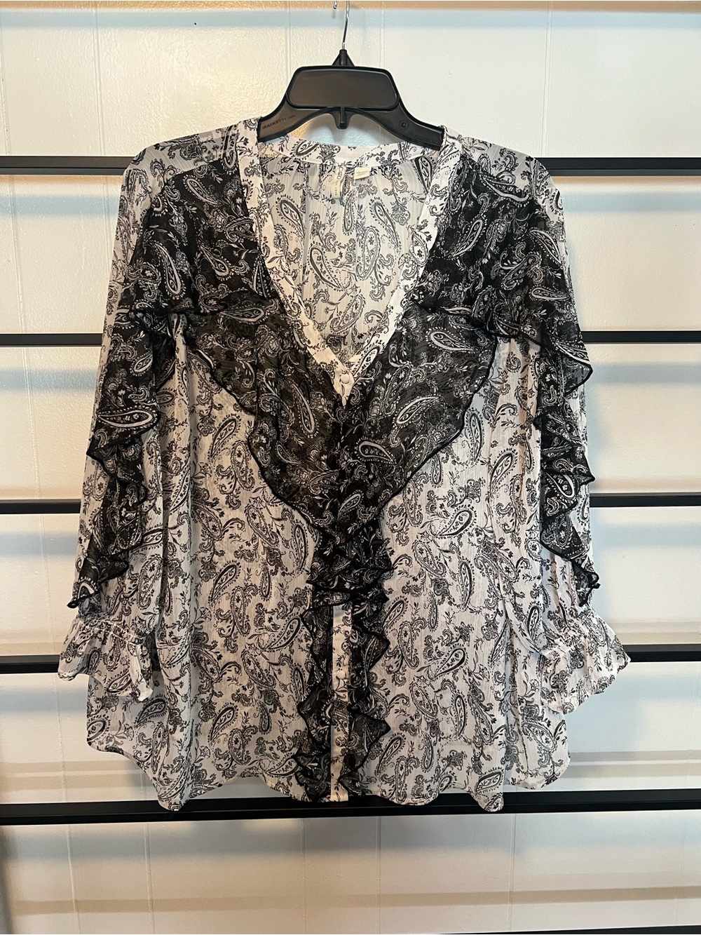 Women's CATO, 3/4 Sleeve, Size 18/20, Vneck, Button up, Paisley Blouse, D2